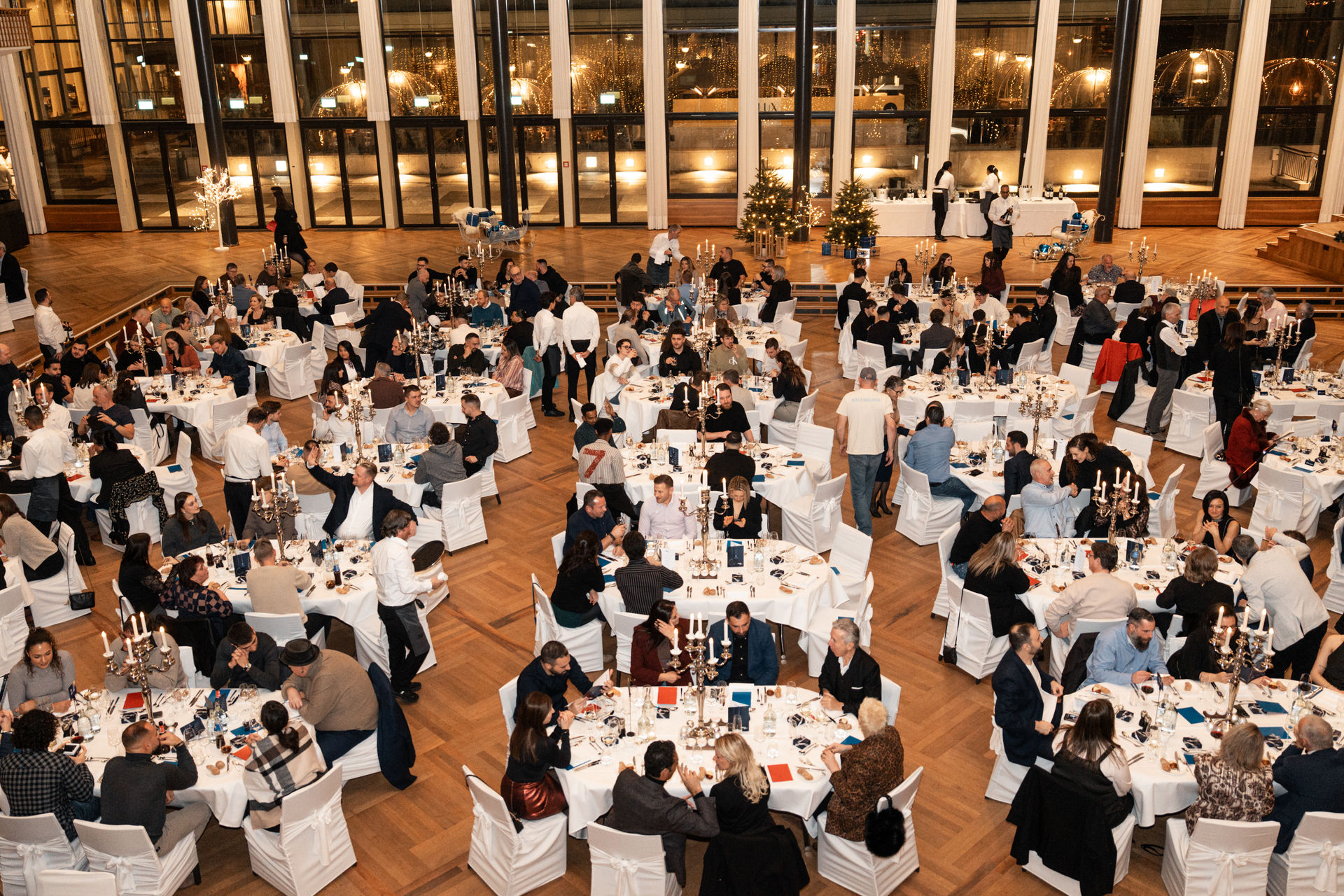 83 251128 Meier Kopp Weihnachtsanlass 83