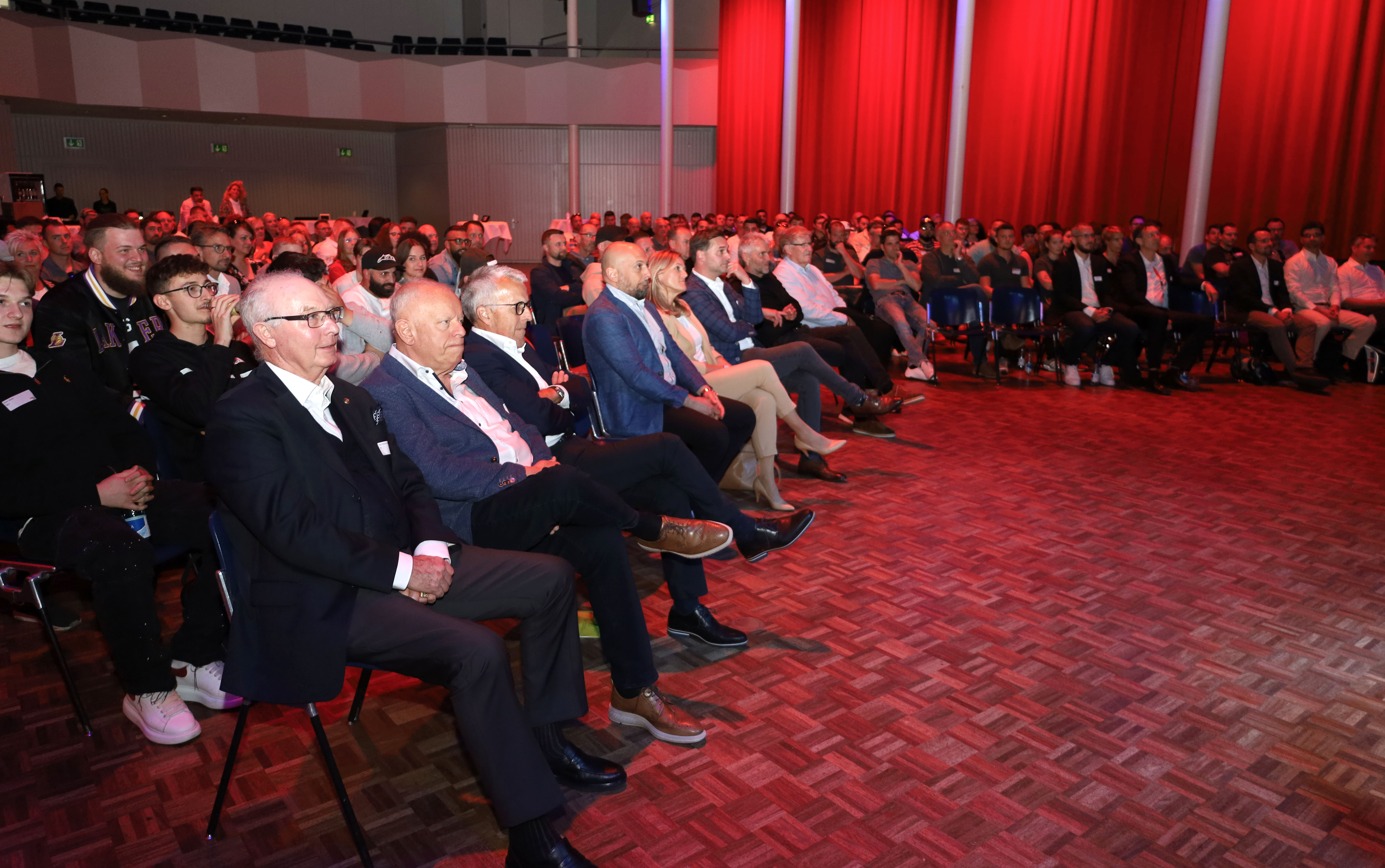 Mitarbeitende Der Meier Kopp Gruppe